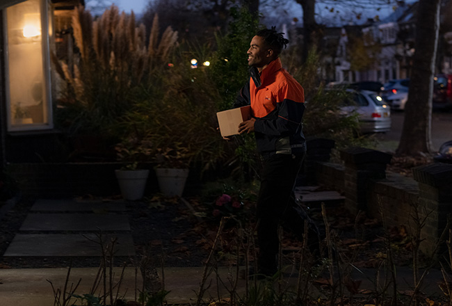 PostNL blijft op volle sterkte om extra drukte op te vangen