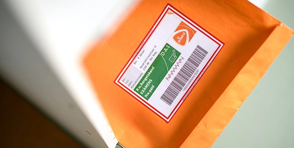 closeup van een examenpost envelop