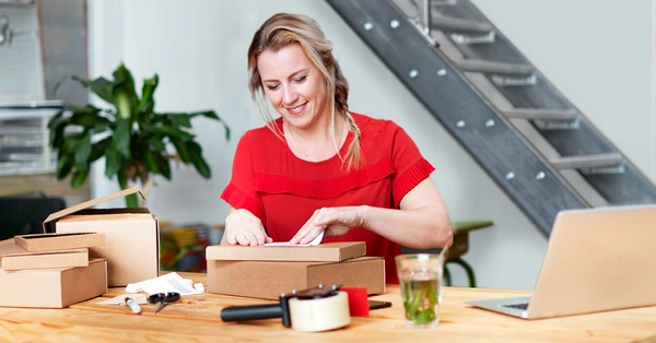 Pakket versturen vanaf 370 met DHL DHL eCommerce