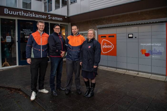 Eerste PostNL pakketautomaat bij buurthuiskamer Leger des Heils