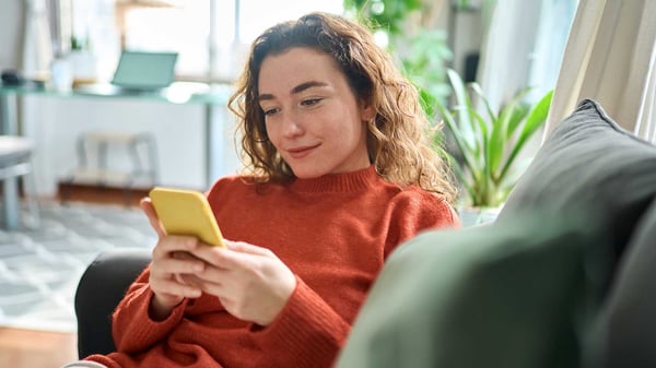 Vrouw met smartphone